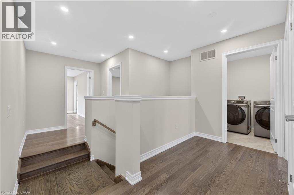 












15 VINIFERA Drive

,
Grimsby,




Ontario
L3M0L2

