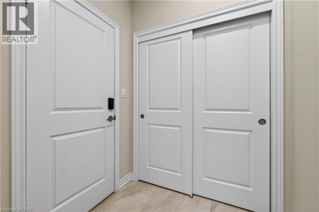 












15 VINIFERA Drive

,
Grimsby,




Ontario
L3M0L2

