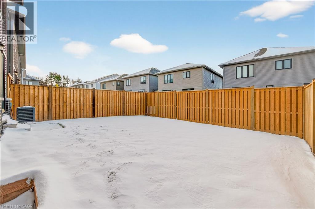 












15 VINIFERA Drive

,
Grimsby,




Ontario
L3M0L2

