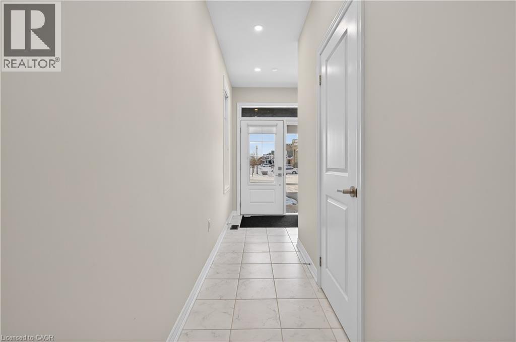 












15 VINIFERA Drive

,
Grimsby,




Ontario
L3M0L2

