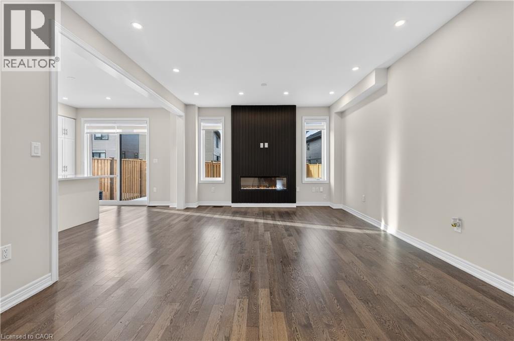 












15 VINIFERA Drive

,
Grimsby,




Ontario
L3M0L2

