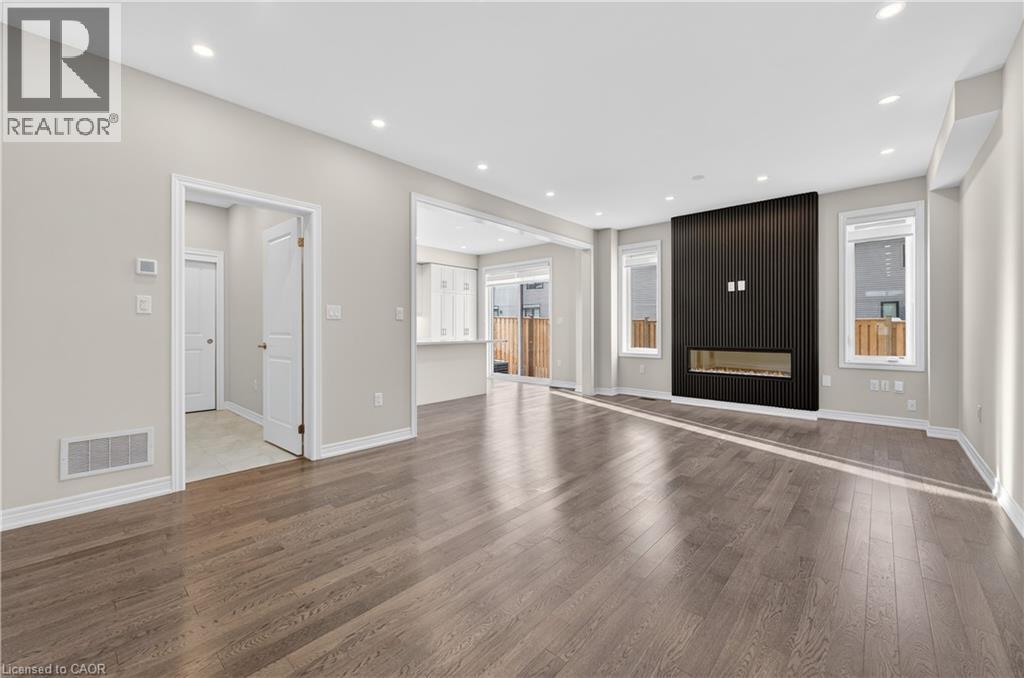 












15 VINIFERA Drive

,
Grimsby,




Ontario
L3M0L2

