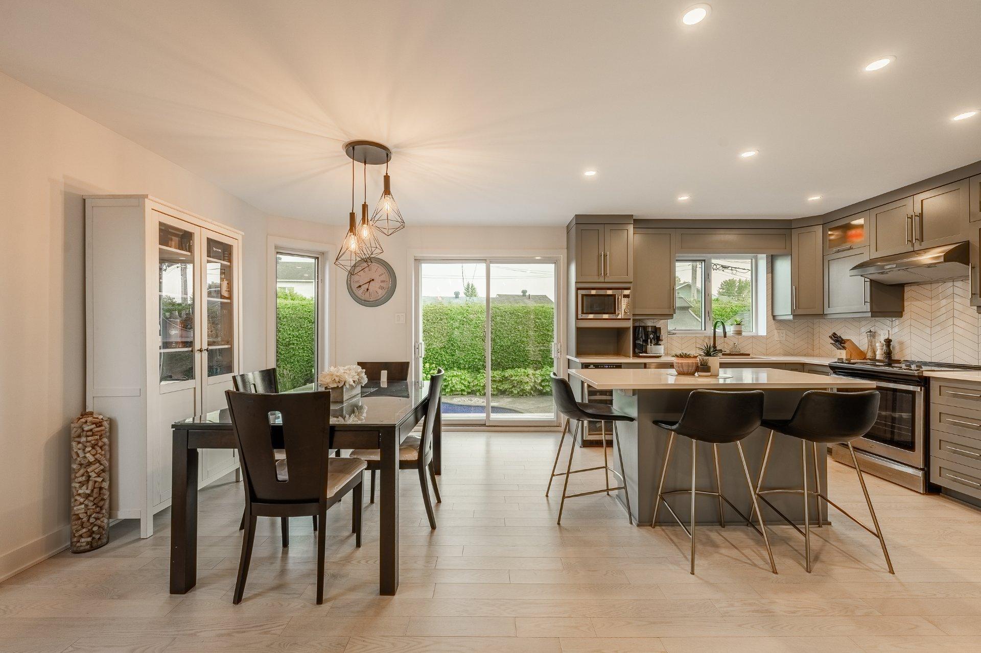 









15


Rue Besset

,
Saint-Mathias-sur-Richelieu,




QC
J3L6A3

