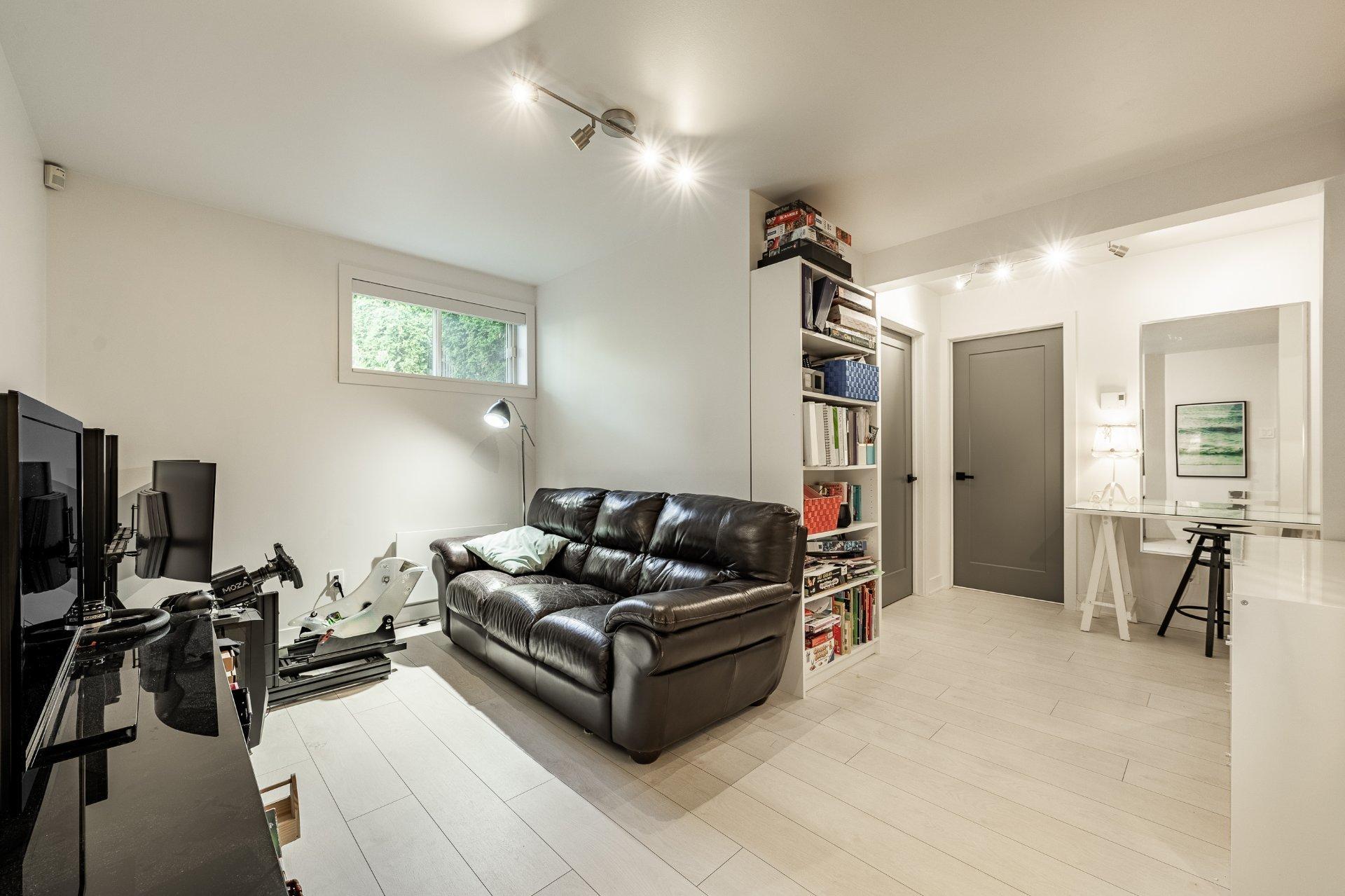 









15


Rue Besset

,
Saint-Mathias-sur-Richelieu,




QC
J3L6A3

