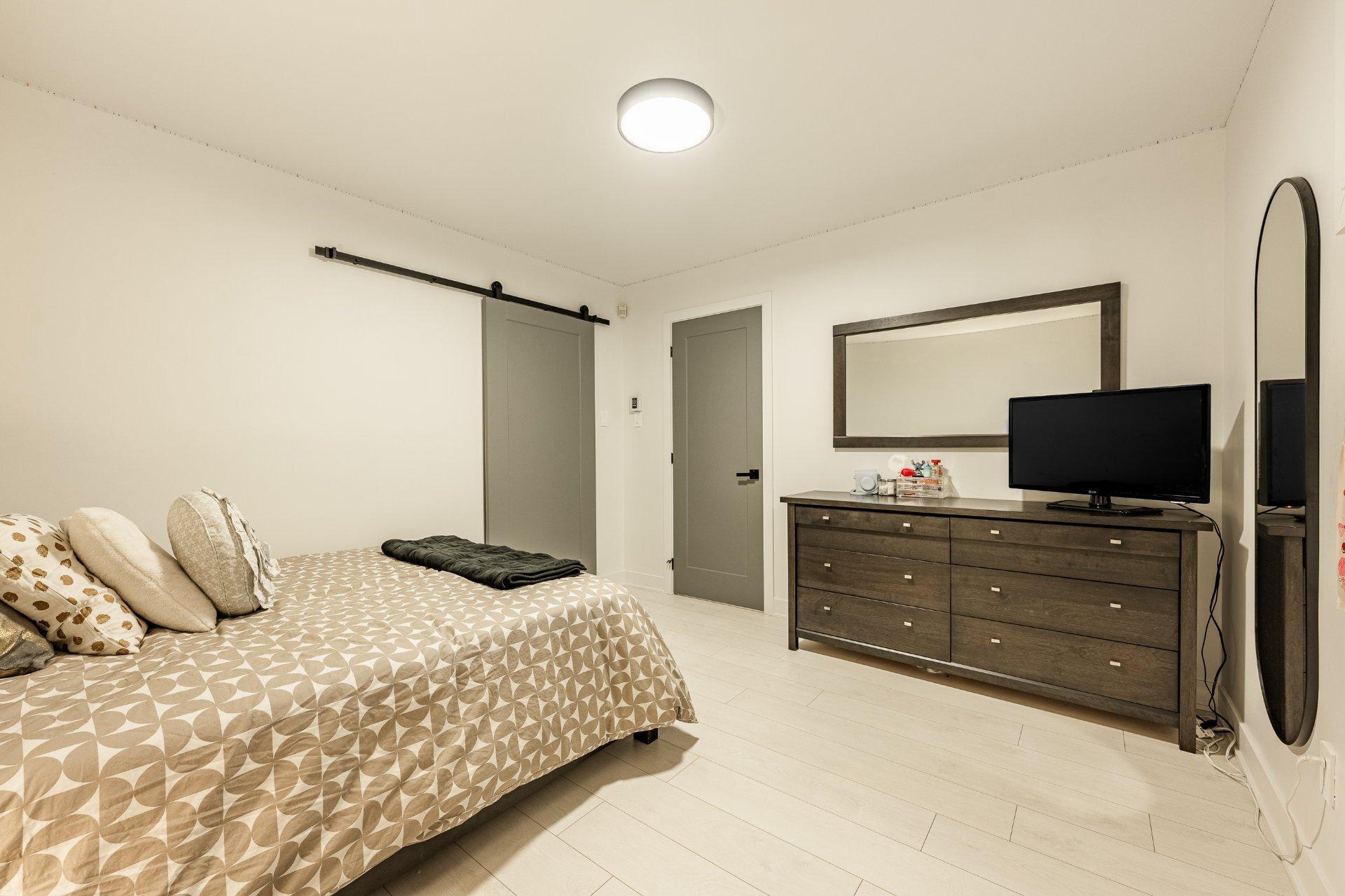 









15


Rue Besset

,
Saint-Mathias-sur-Richelieu,




QC
J3L6A3

