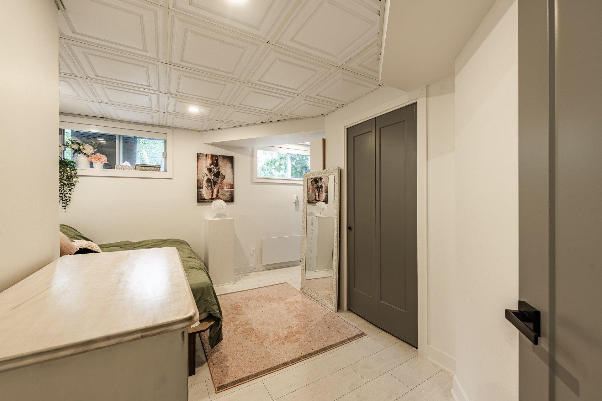 









15


Rue Besset

,
Saint-Mathias-sur-Richelieu,




QC
J3L6A3

