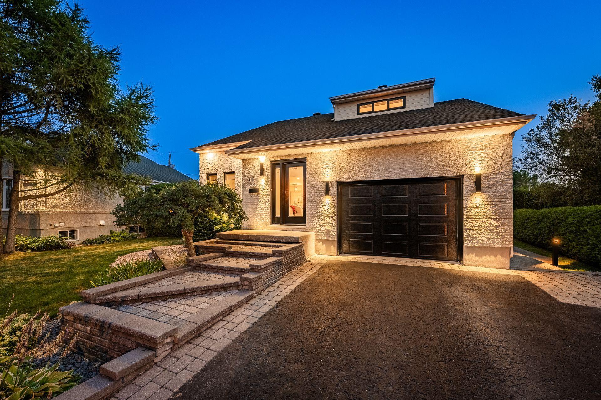 









15


Rue Besset

,
Saint-Mathias-sur-Richelieu,




QC
J3L6A3

