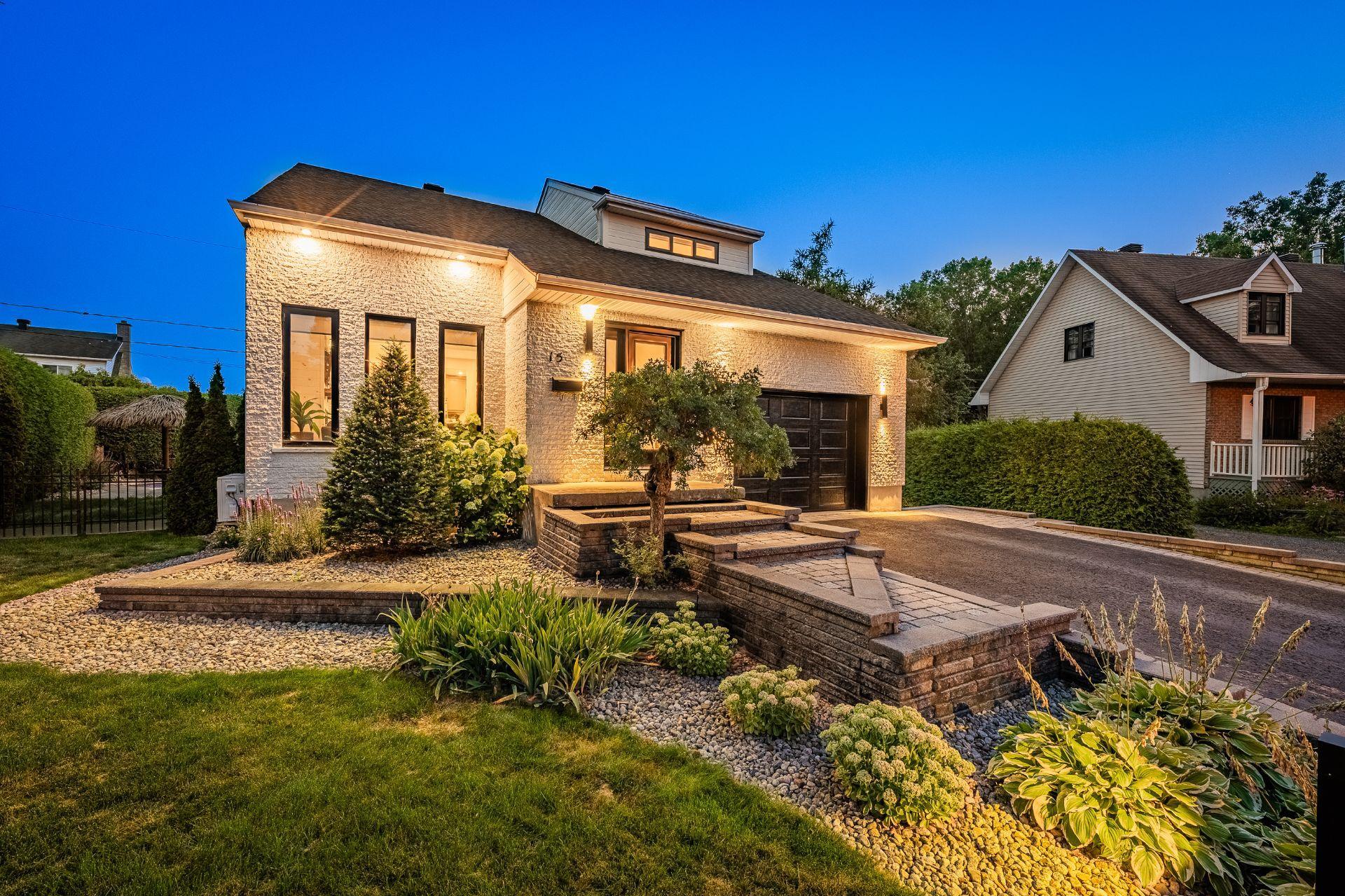 









15


Rue Besset

,
Saint-Mathias-sur-Richelieu,




QC
J3L6A3

