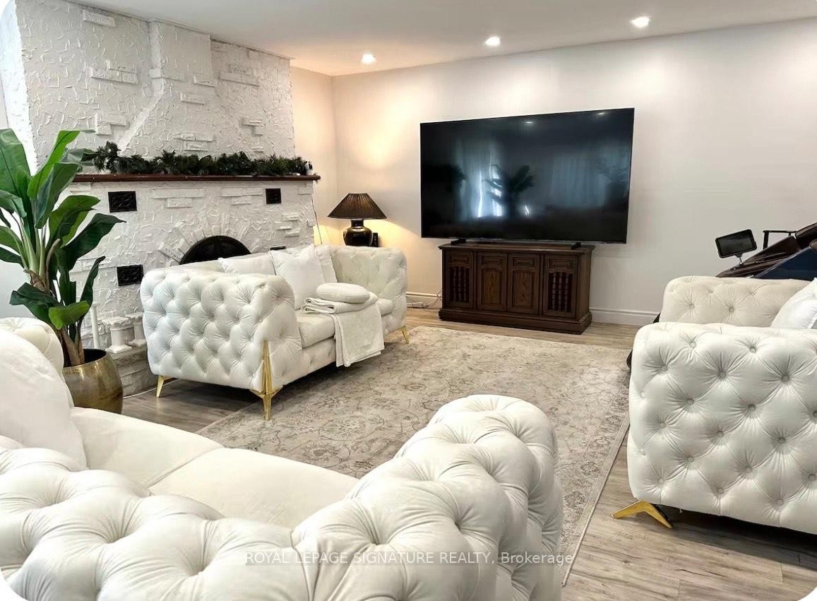 









1119


Rebecca

Street,
Oakville,




ON
L6L 1Y6

