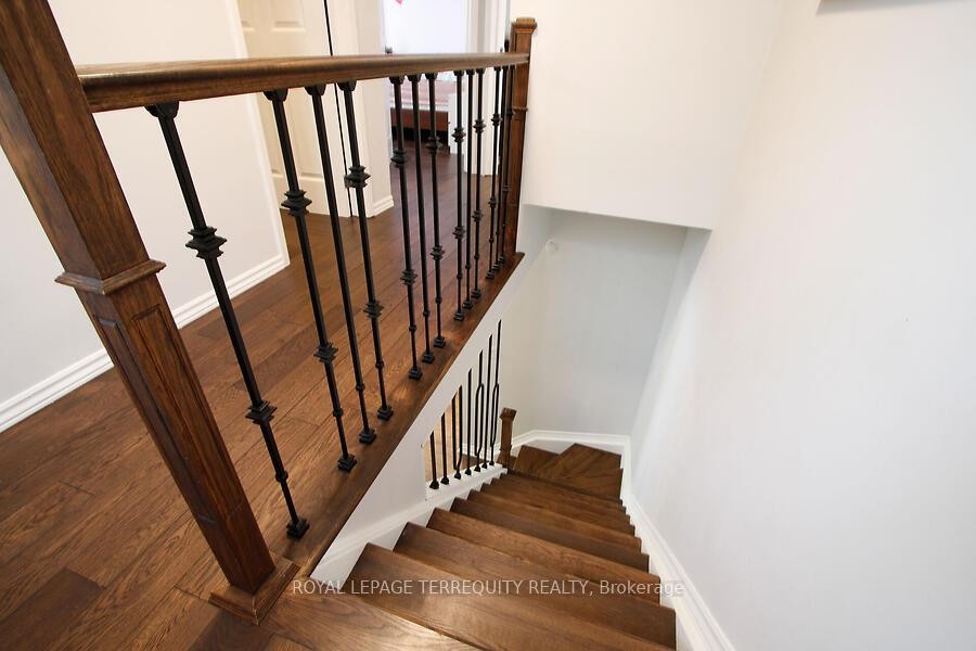 









3068


Cantelon

Crescent,
Mississauga,




ON
L5N 3J8

