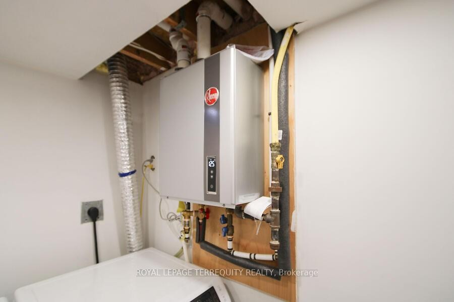 









3068


Cantelon

Crescent,
Mississauga,




ON
L5N 3J8

