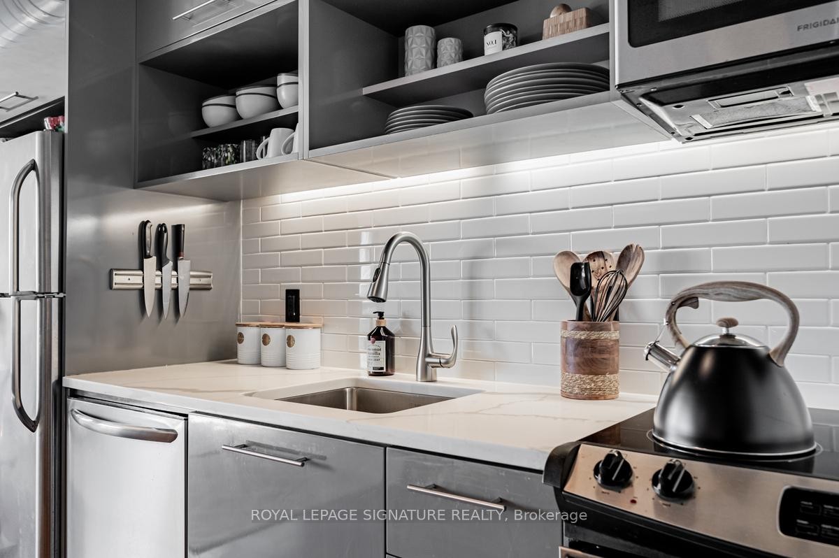 









51


Trolley

Crescent, 405,
Toronto,




ON
M5A 0E9

