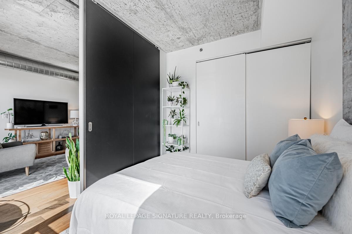 









51


Trolley

Crescent, 405,
Toronto,




ON
M5A 0E9

