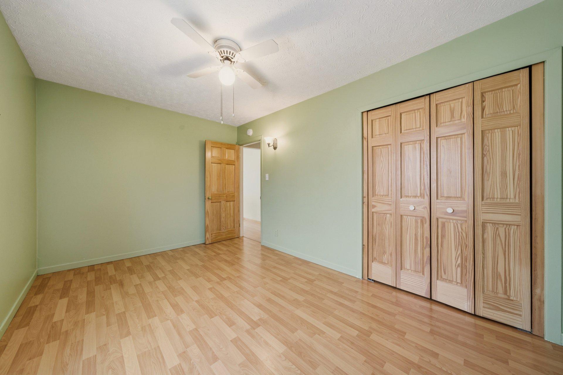 









480


Rue May

,
Coaticook,




QC
J1A1S9

