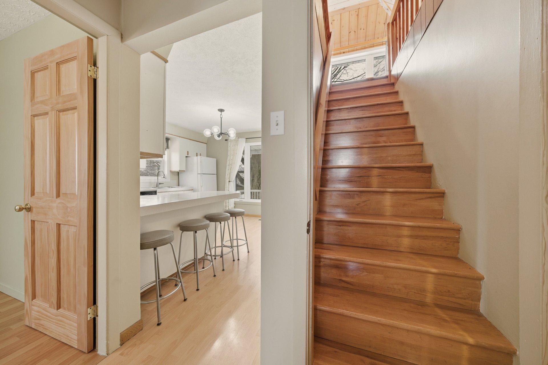 









480


Rue May

,
Coaticook,




QC
J1A1S9

