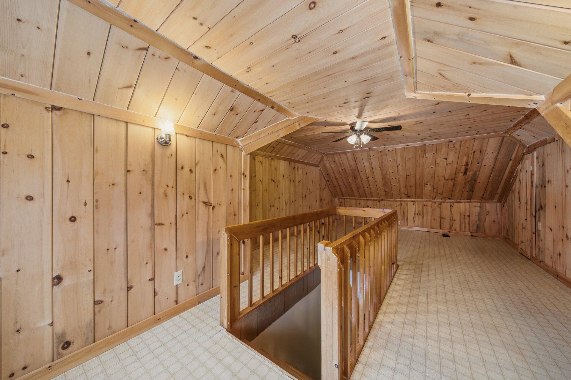 









480


Rue May

,
Coaticook,




QC
J1A1S9

