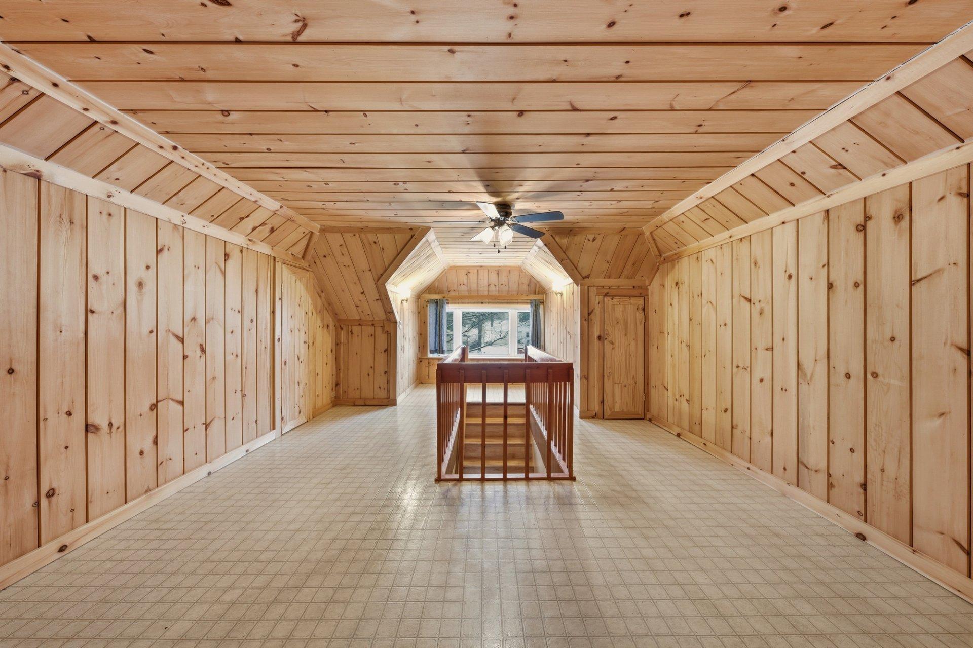 









480


Rue May

,
Coaticook,




QC
J1A1S9

