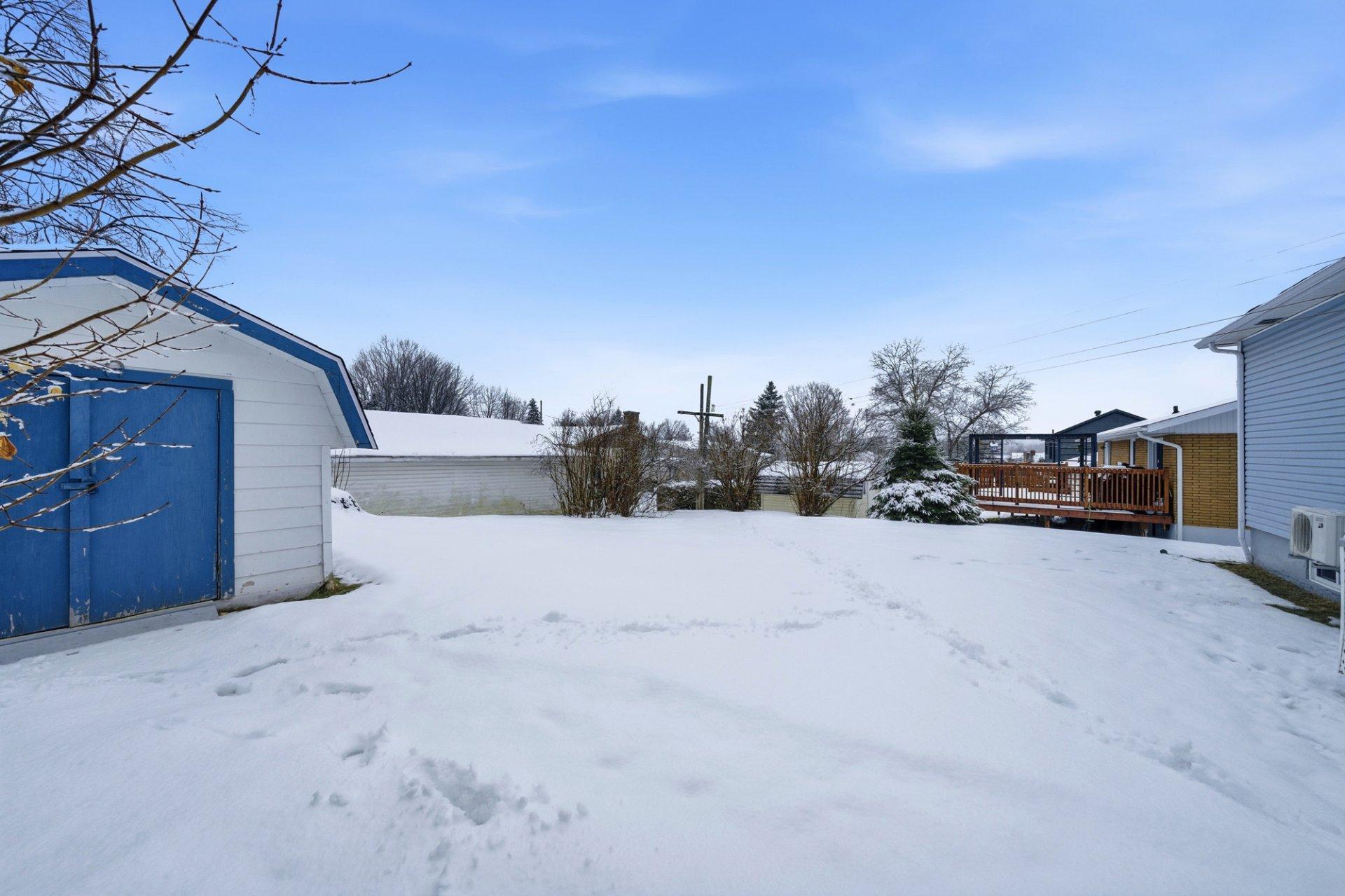 









480


Rue May

,
Coaticook,




QC
J1A1S9

