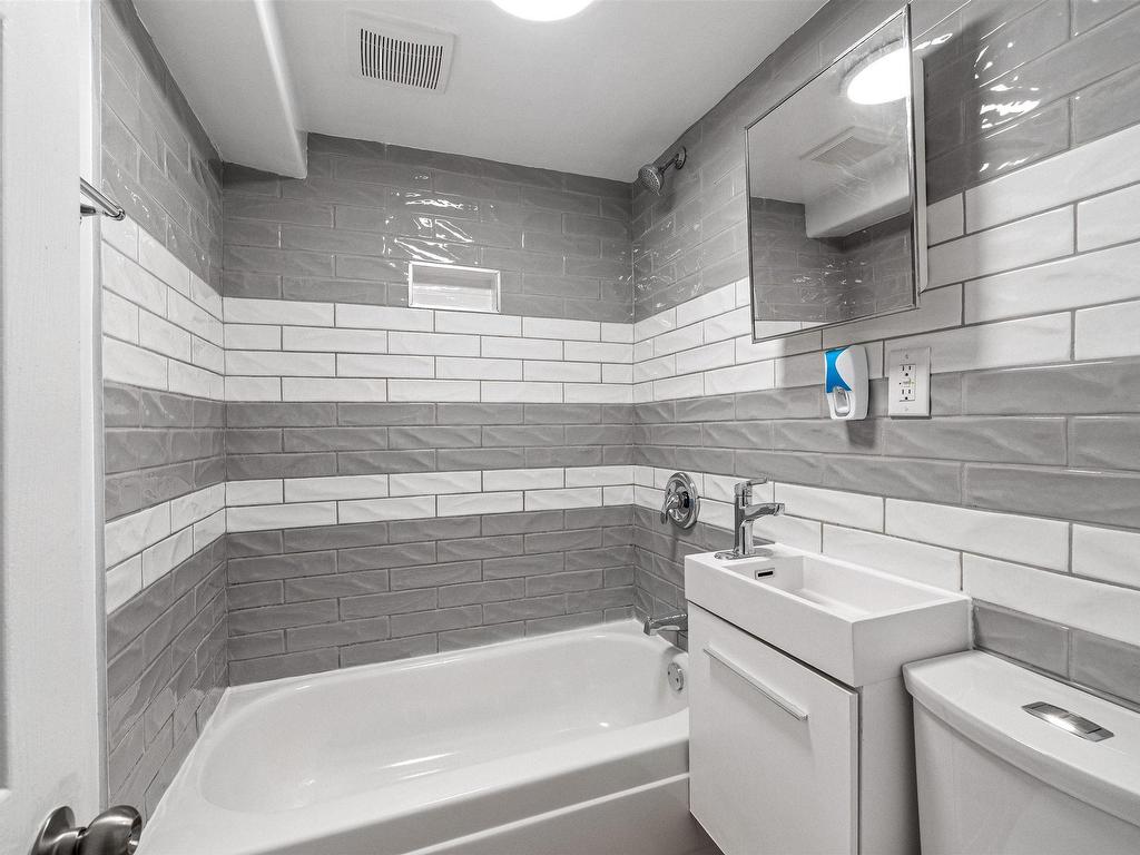 












3175 Micmac Street

,
Halifax,




NS
B3L 3W3

