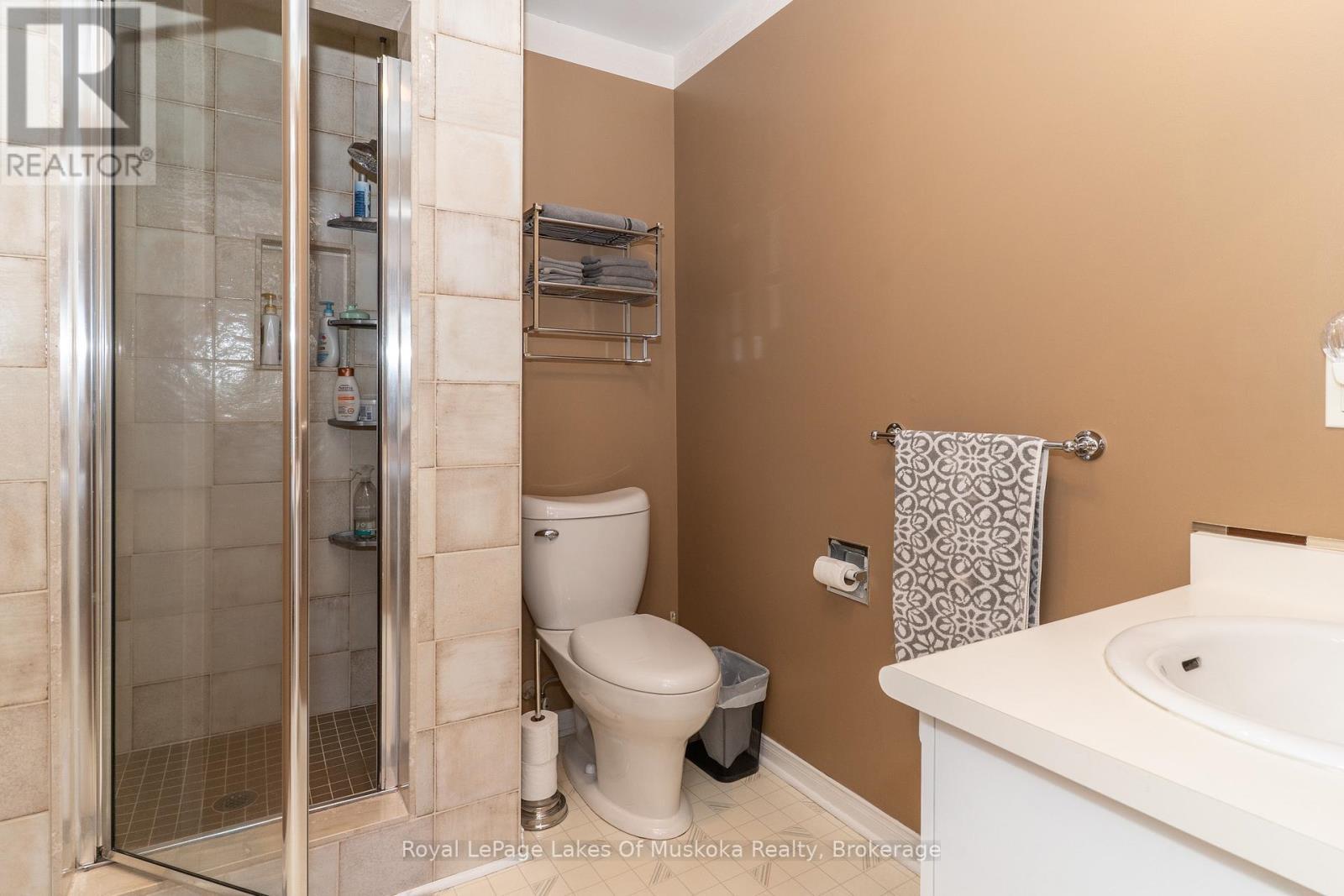 












50 SHORELINE DRIVE

,
Bracebridge (Macaulay),




Ontario
P1L1Z4

