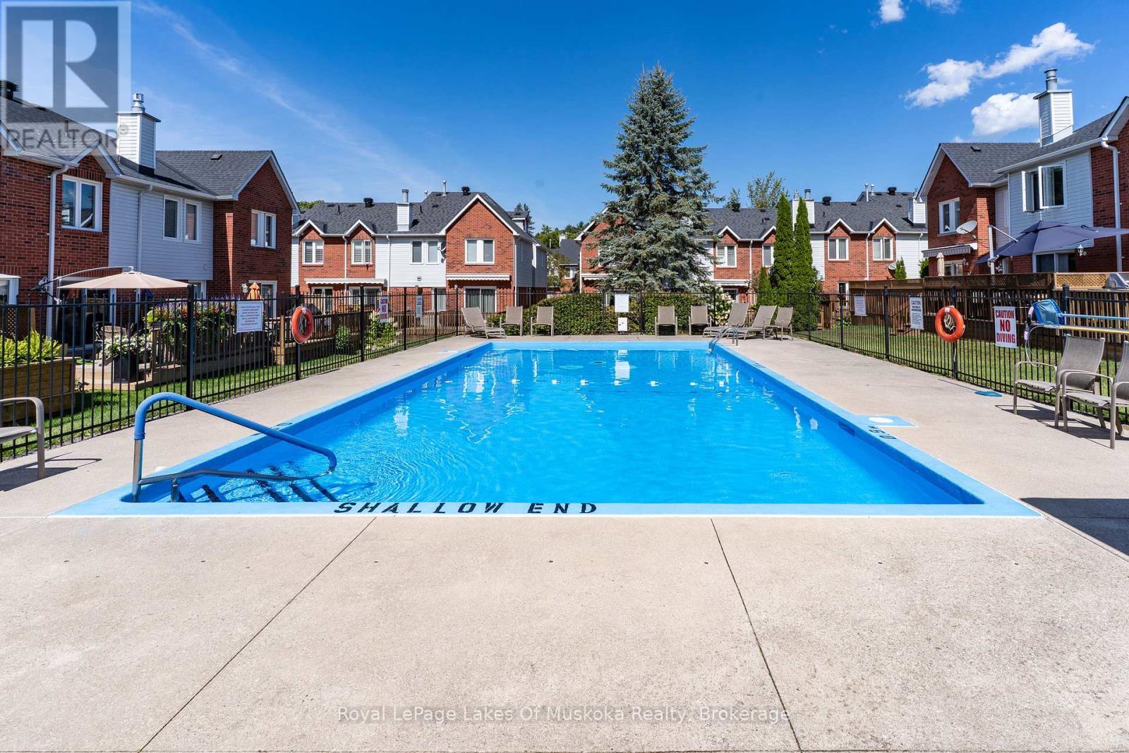 












50 SHORELINE DRIVE

,
Bracebridge (Macaulay),




Ontario
P1L1Z4

