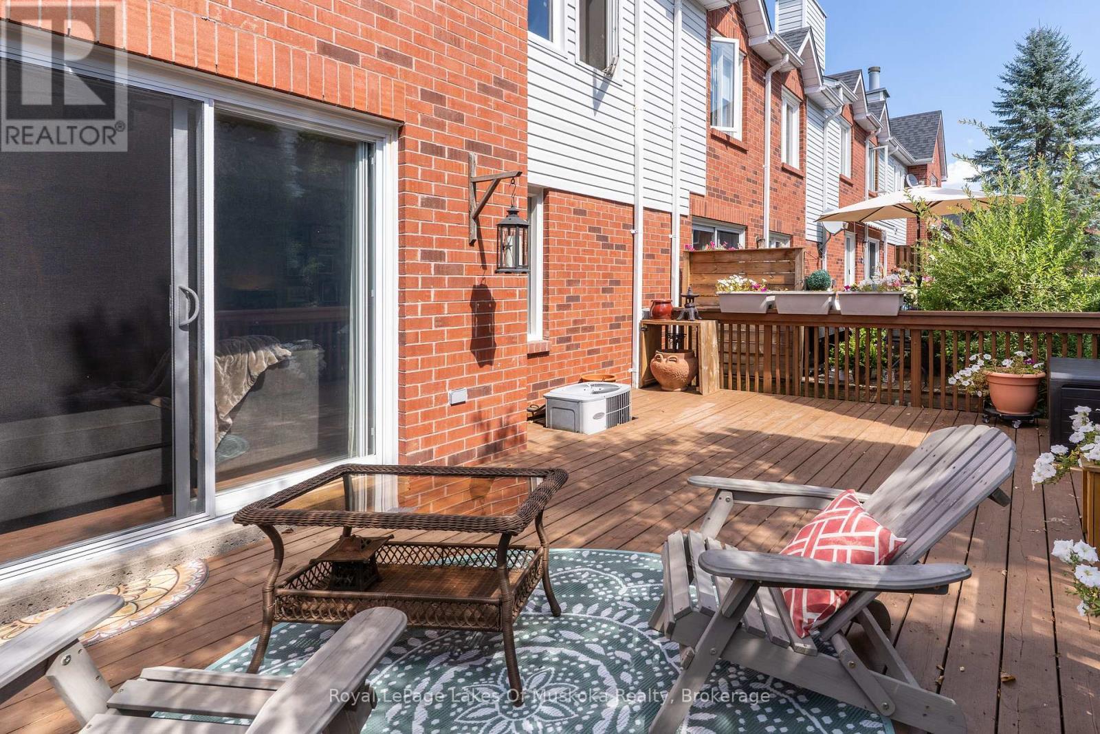 












50 SHORELINE DRIVE

,
Bracebridge (Macaulay),




Ontario
P1L1Z4

