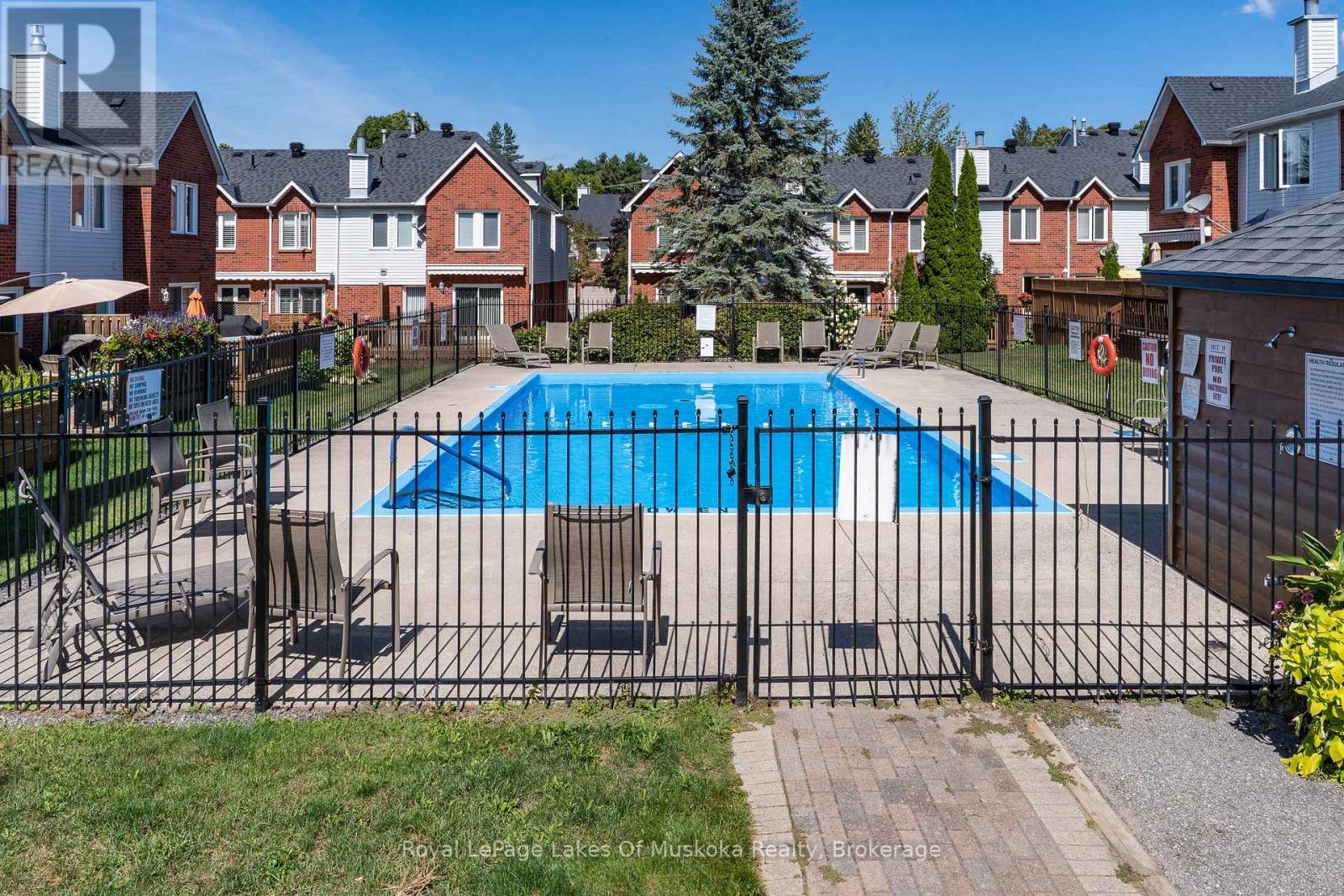 












50 SHORELINE DRIVE

,
Bracebridge (Macaulay),




Ontario
P1L1Z4

