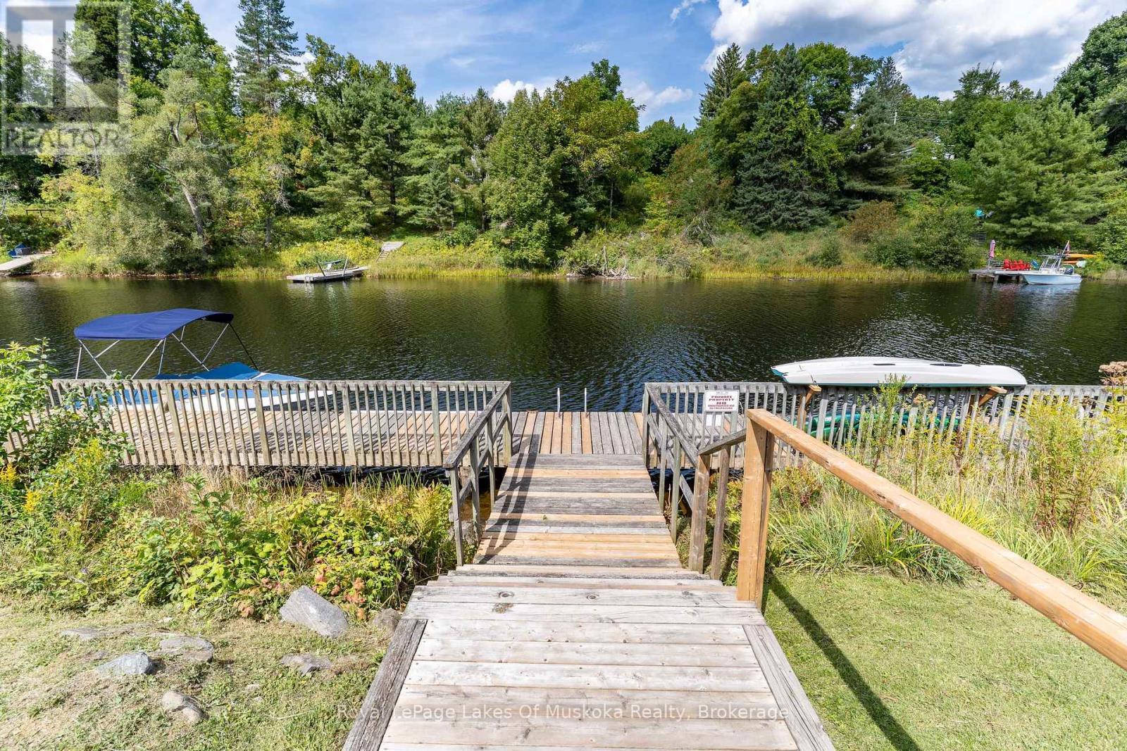












50 SHORELINE DRIVE

,
Bracebridge (Macaulay),




Ontario
P1L1Z4

