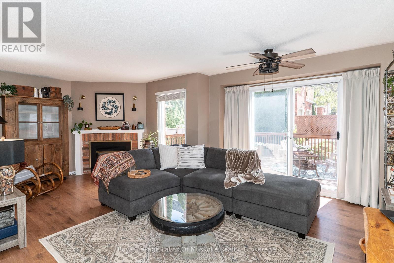 












50 SHORELINE DRIVE

,
Bracebridge (Macaulay),




Ontario
P1L1Z4

