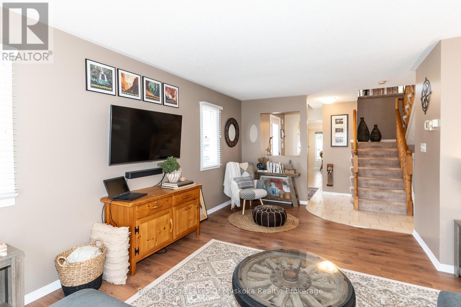 












50 SHORELINE DRIVE

,
Bracebridge (Macaulay),




Ontario
P1L1Z4

