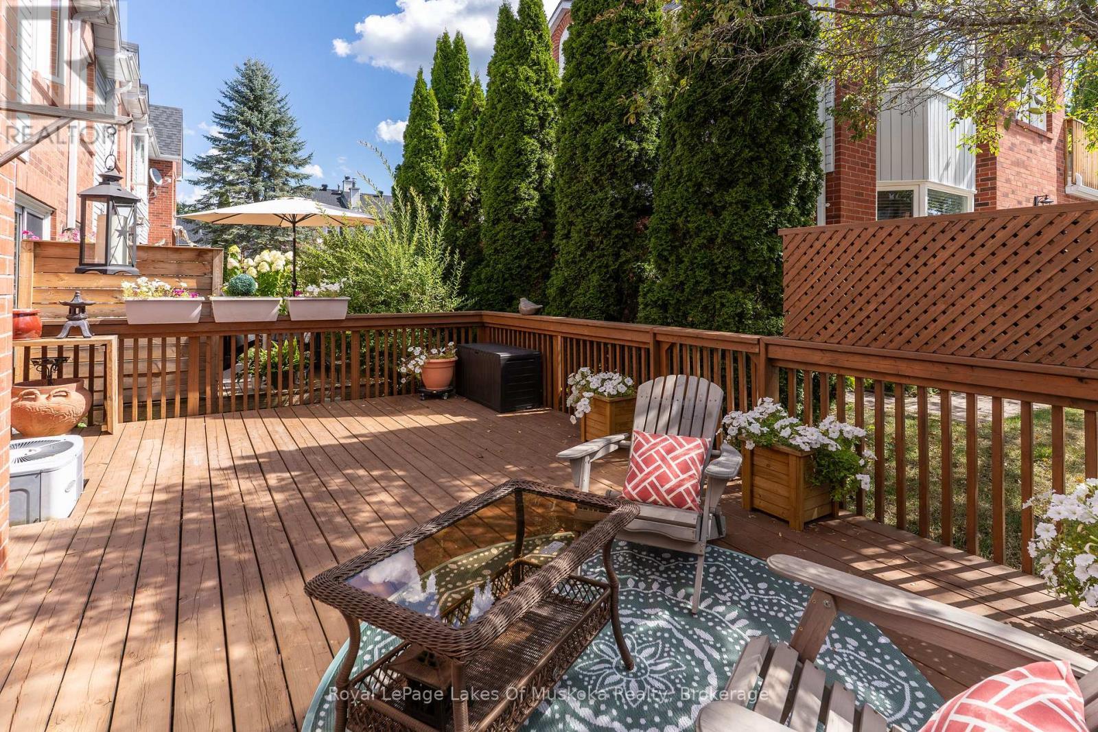 












50 SHORELINE DRIVE

,
Bracebridge (Macaulay),




Ontario
P1L1Z4

