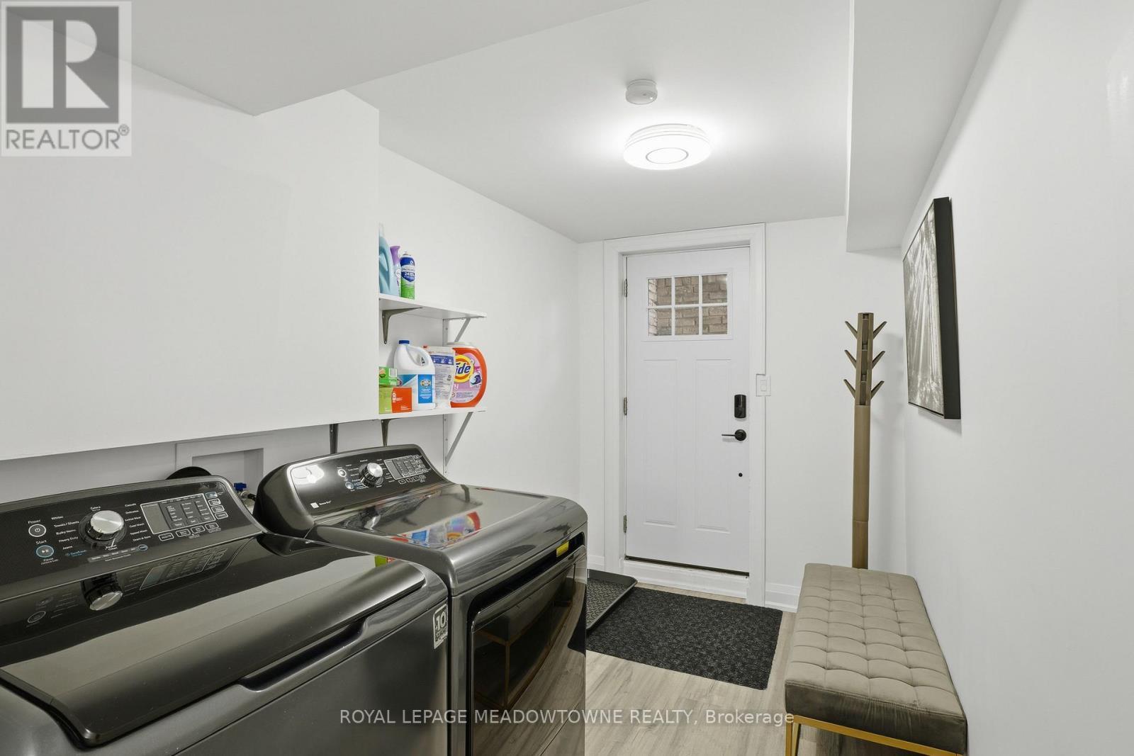 












10 MOTTISTONE COURT

,
Brantford,




Ontario
N3R6L1

