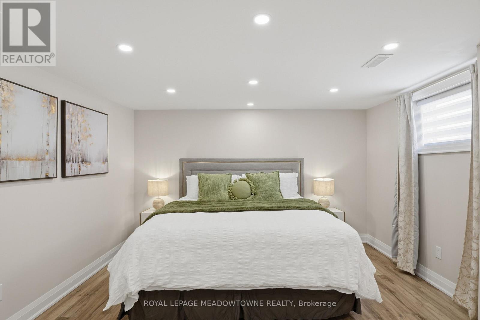 












10 MOTTISTONE COURT

,
Brantford,




Ontario
N3R6L1

