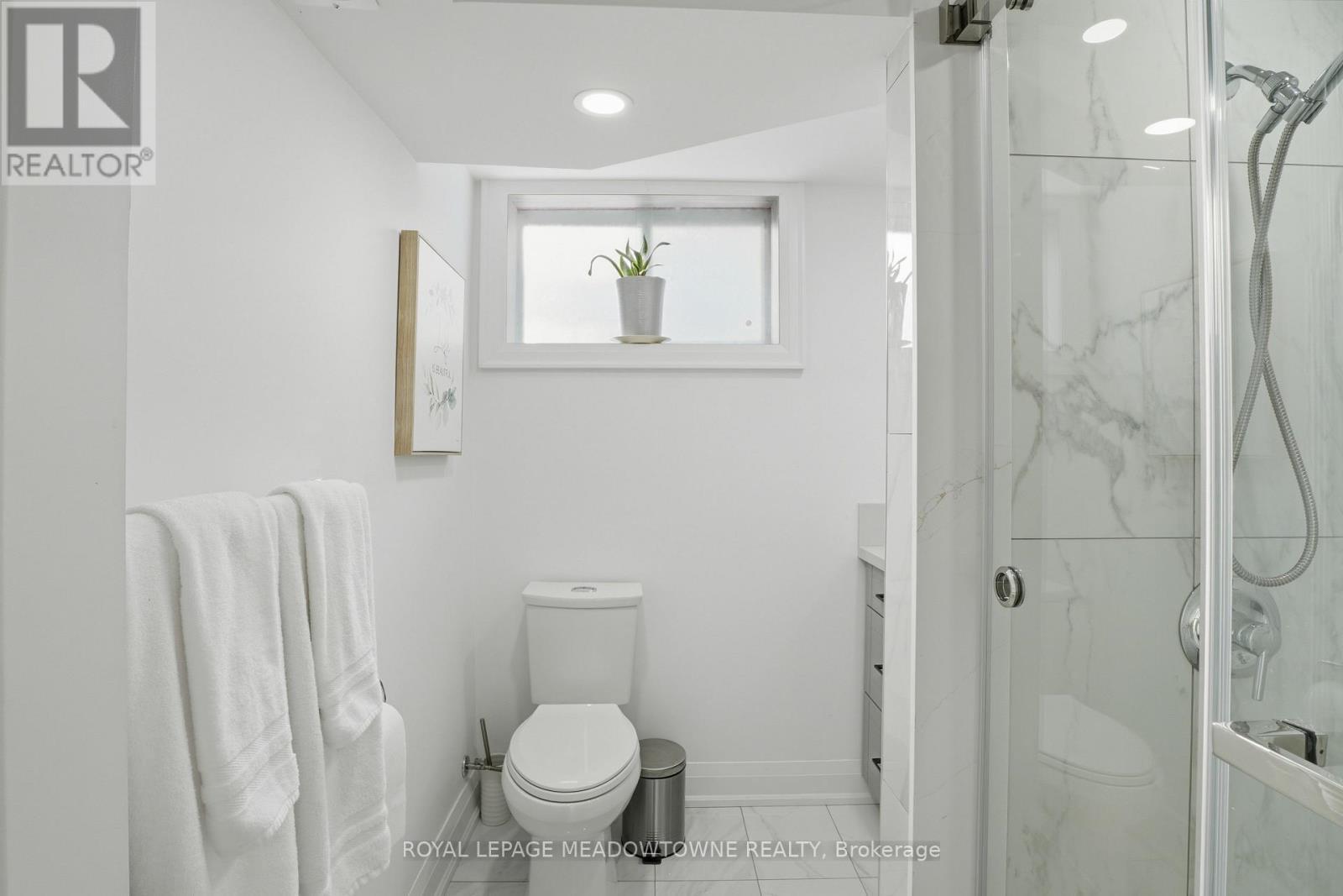 












10 MOTTISTONE COURT

,
Brantford,




Ontario
N3R6L1

