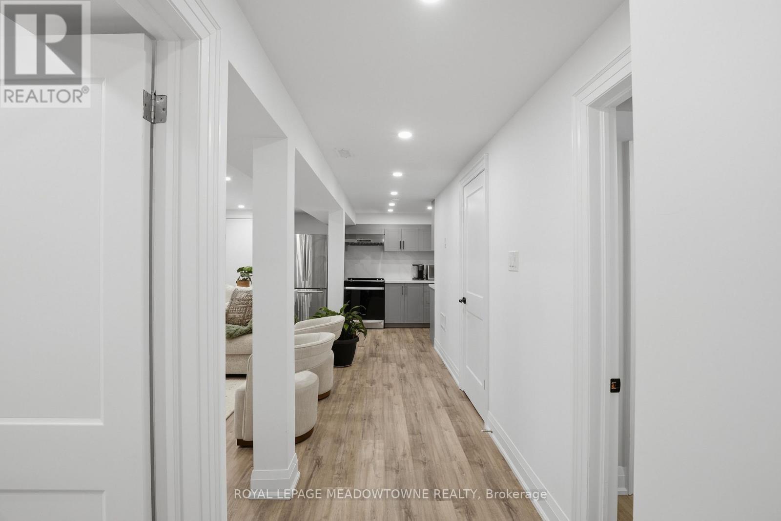 












10 MOTTISTONE COURT

,
Brantford,




Ontario
N3R6L1

