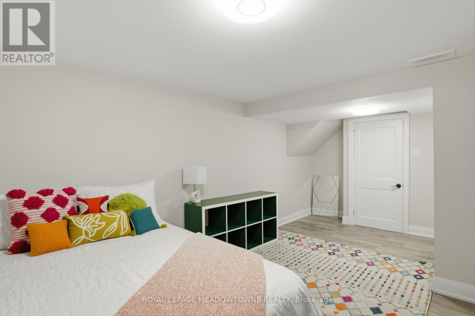 












10 MOTTISTONE COURT

,
Brantford,




Ontario
N3R6L1

