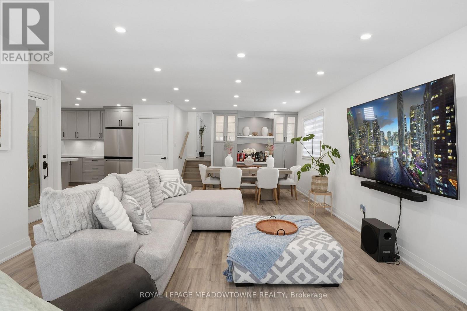 












10 MOTTISTONE COURT

,
Brantford,




Ontario
N3R6L1

