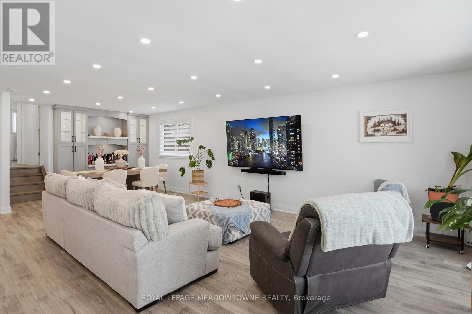 












10 MOTTISTONE COURT

,
Brantford,




Ontario
N3R6L1

