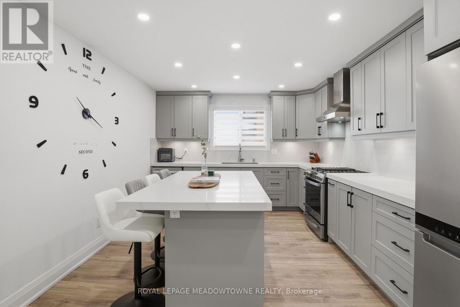 












10 MOTTISTONE COURT

,
Brantford,




Ontario
N3R6L1

