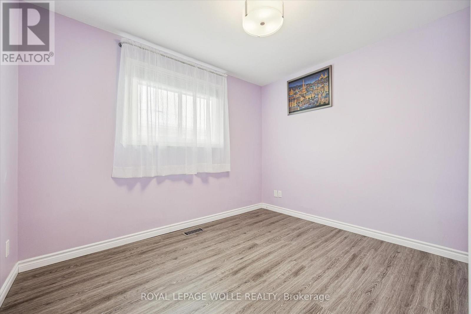 












263 THE COUNTRY WAY

,
Kitchener,




Ontario
N2E2V6

