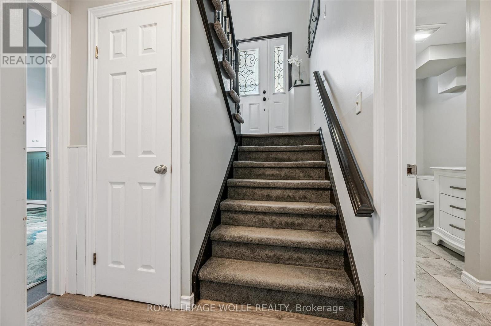 












263 THE COUNTRY WAY

,
Kitchener,




Ontario
N2E2V6

