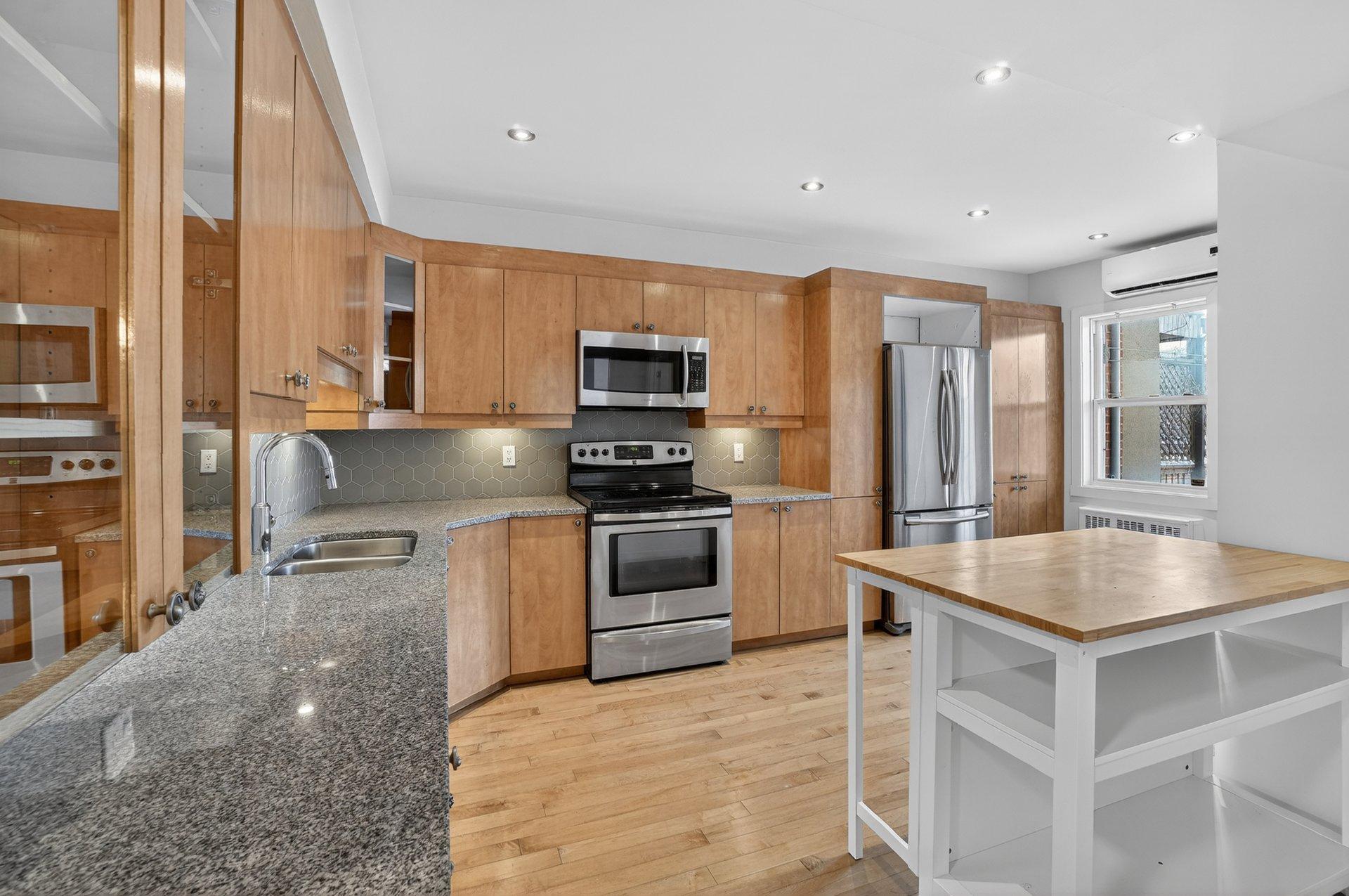 









6816

 - 6820


Rue De Lanaudière

,
Montréal (Rosemont/La Petite-Patrie),




QC
H2G3B3

