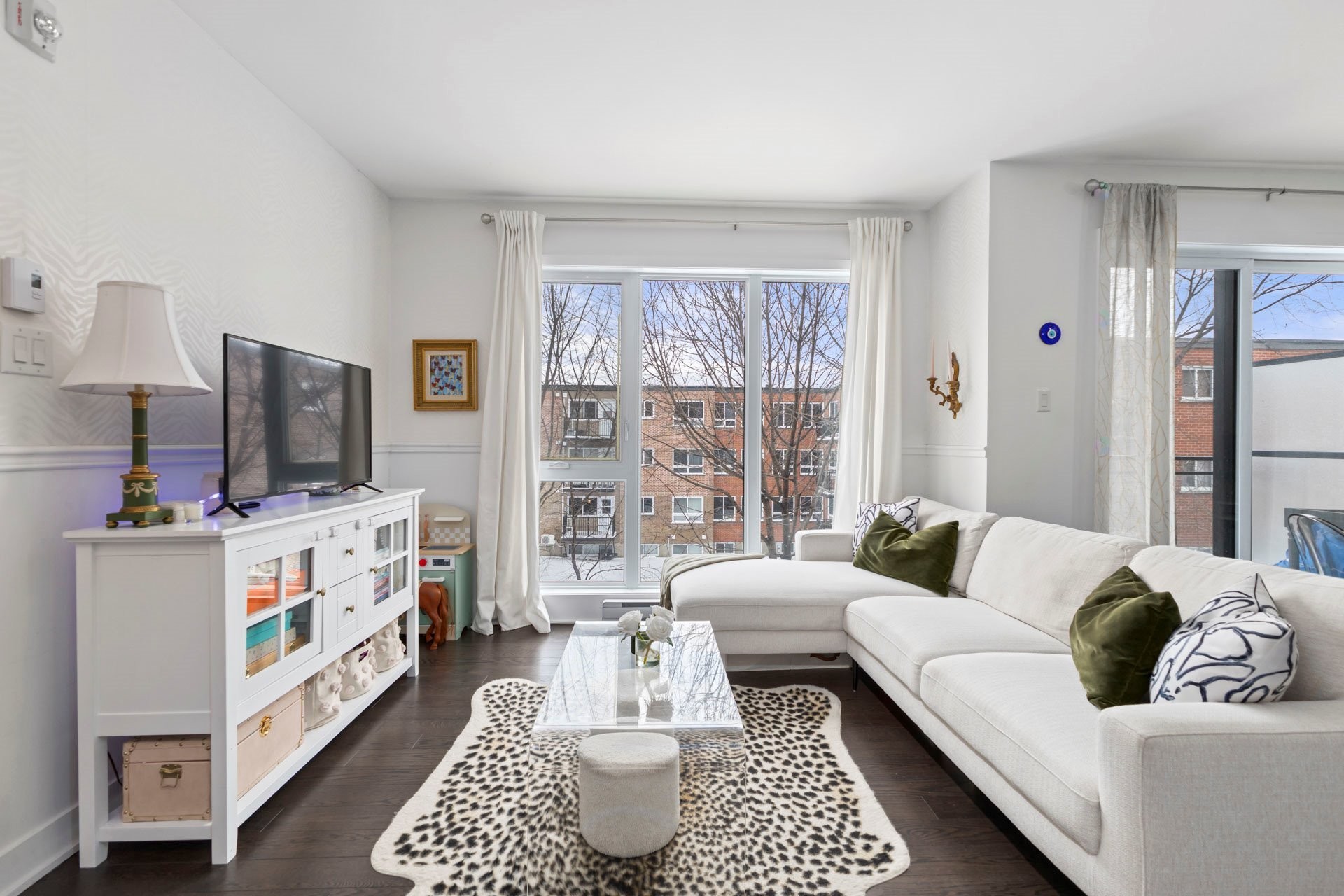 









145


Boul. Bouchard

, 308,
Dorval,




QC
H9S0B2

