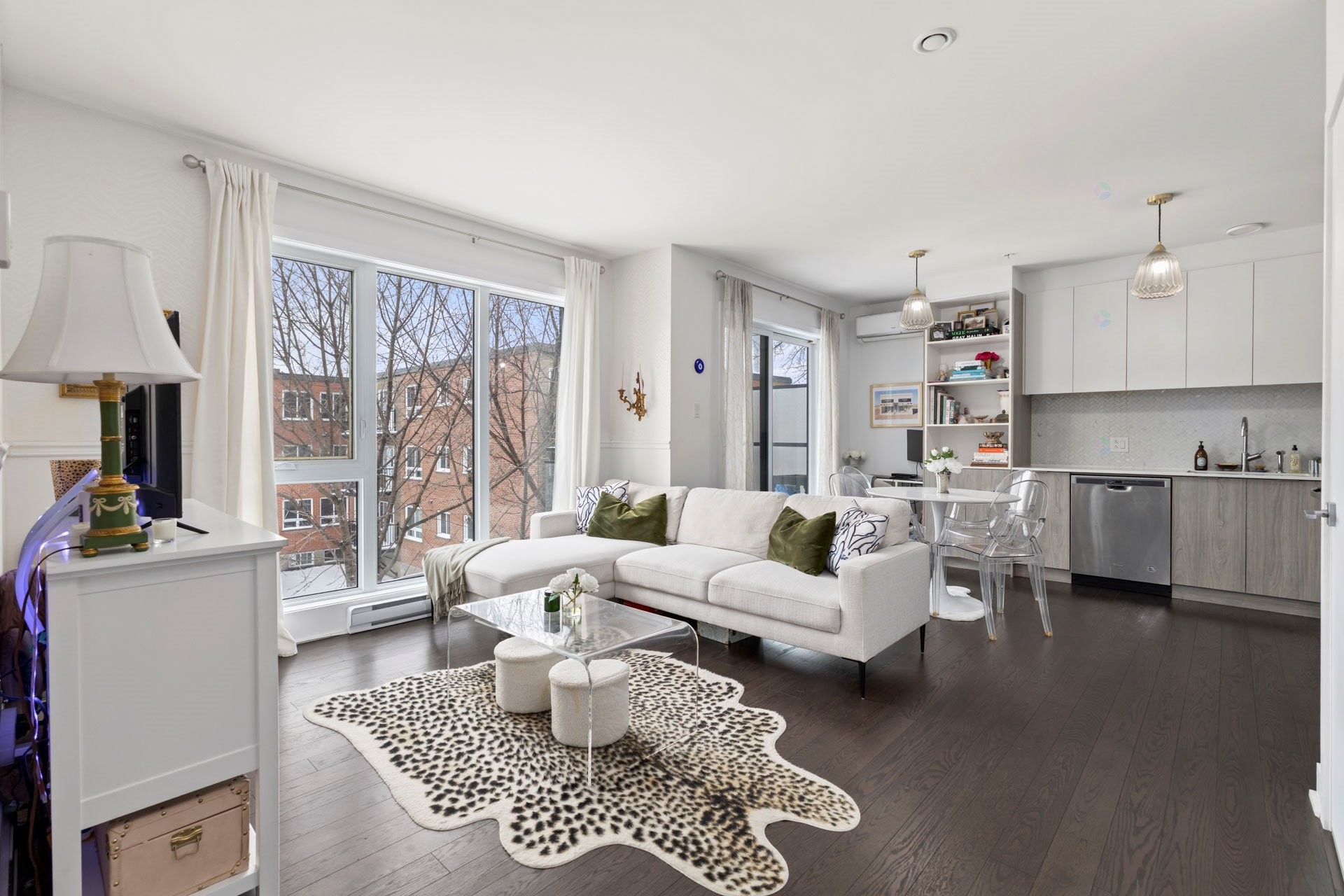 









145


Boul. Bouchard

, 308,
Dorval,




QC
H9S0B2

