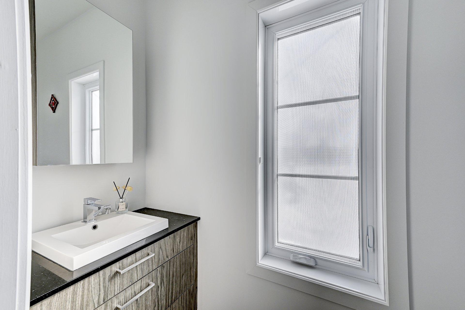 









3995


Rue Outremont

,
Brossard,




QC
J4Y3C4

