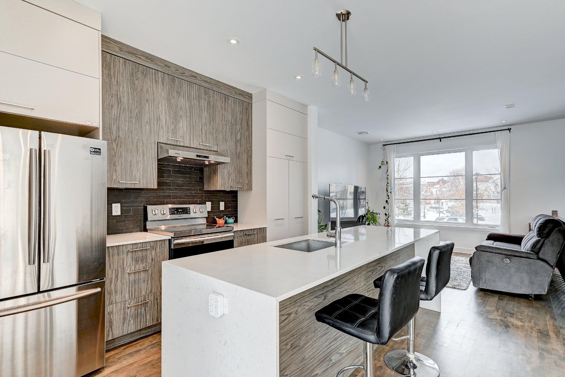 









3995


Rue Outremont

,
Brossard,




QC
J4Y3C4

