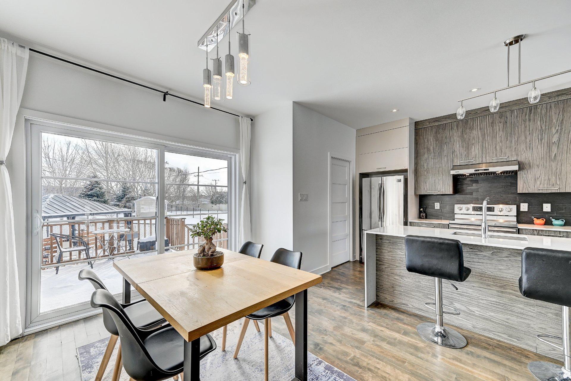 









3995


Rue Outremont

,
Brossard,




QC
J4Y3C4

