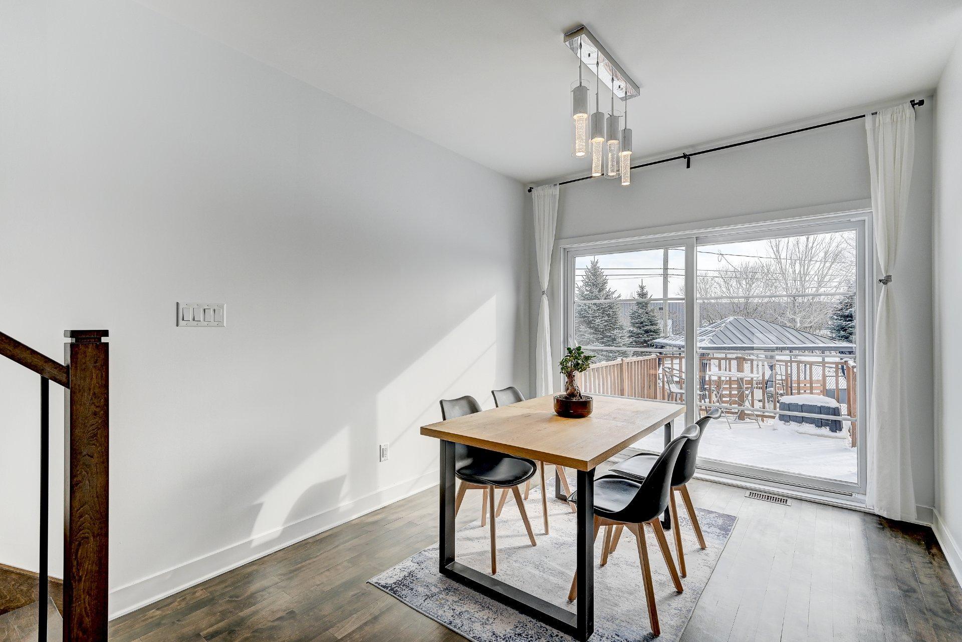 









3995


Rue Outremont

,
Brossard,




QC
J4Y3C4

