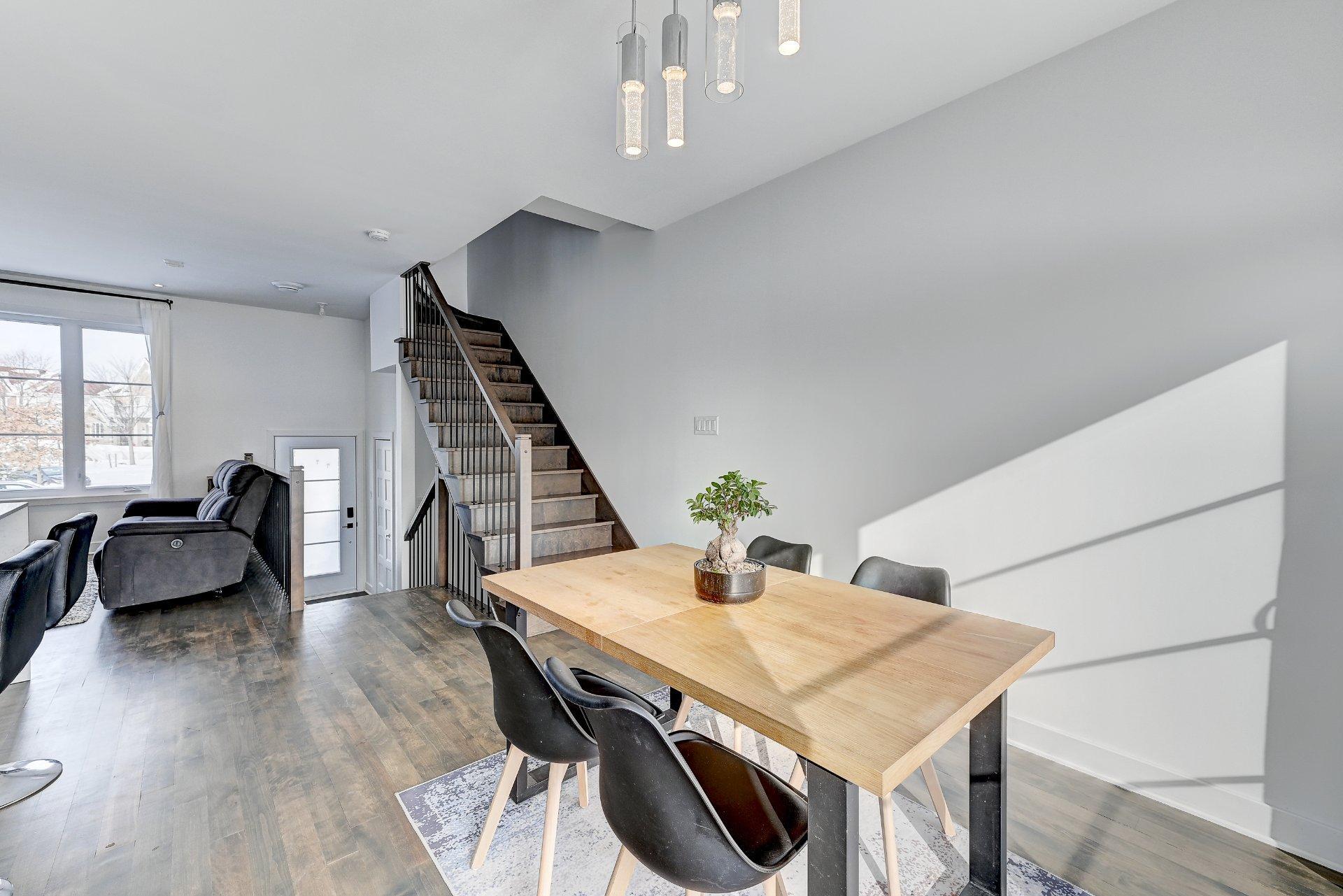 









3995


Rue Outremont

,
Brossard,




QC
J4Y3C4

