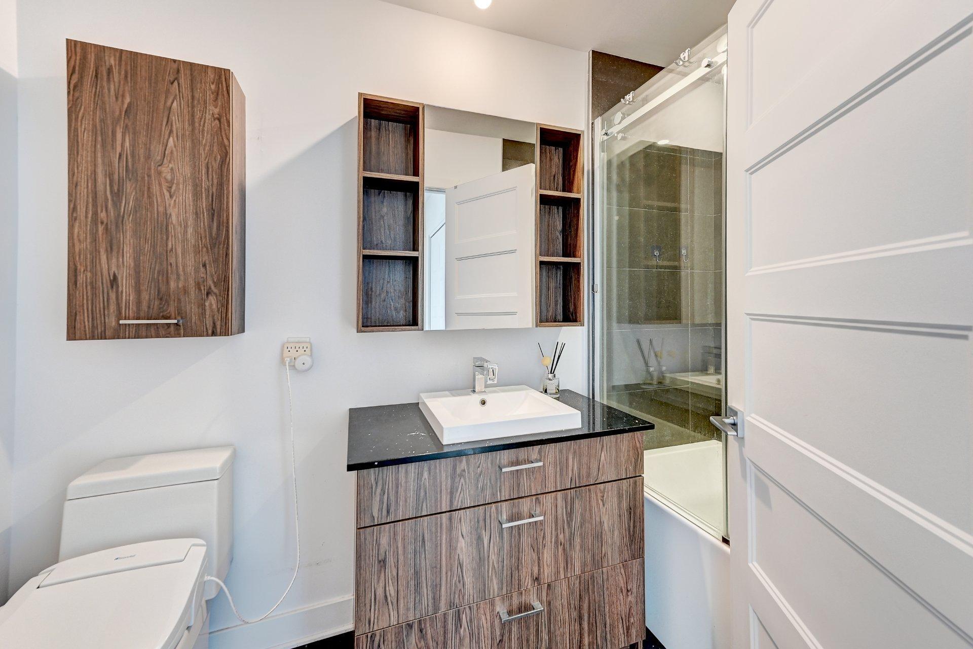 









3995


Rue Outremont

,
Brossard,




QC
J4Y3C4

